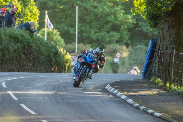 TT 2017: Michael Dunlop Happy With Bennetts Suzuki Following Tuesday Evening’s Practice Session