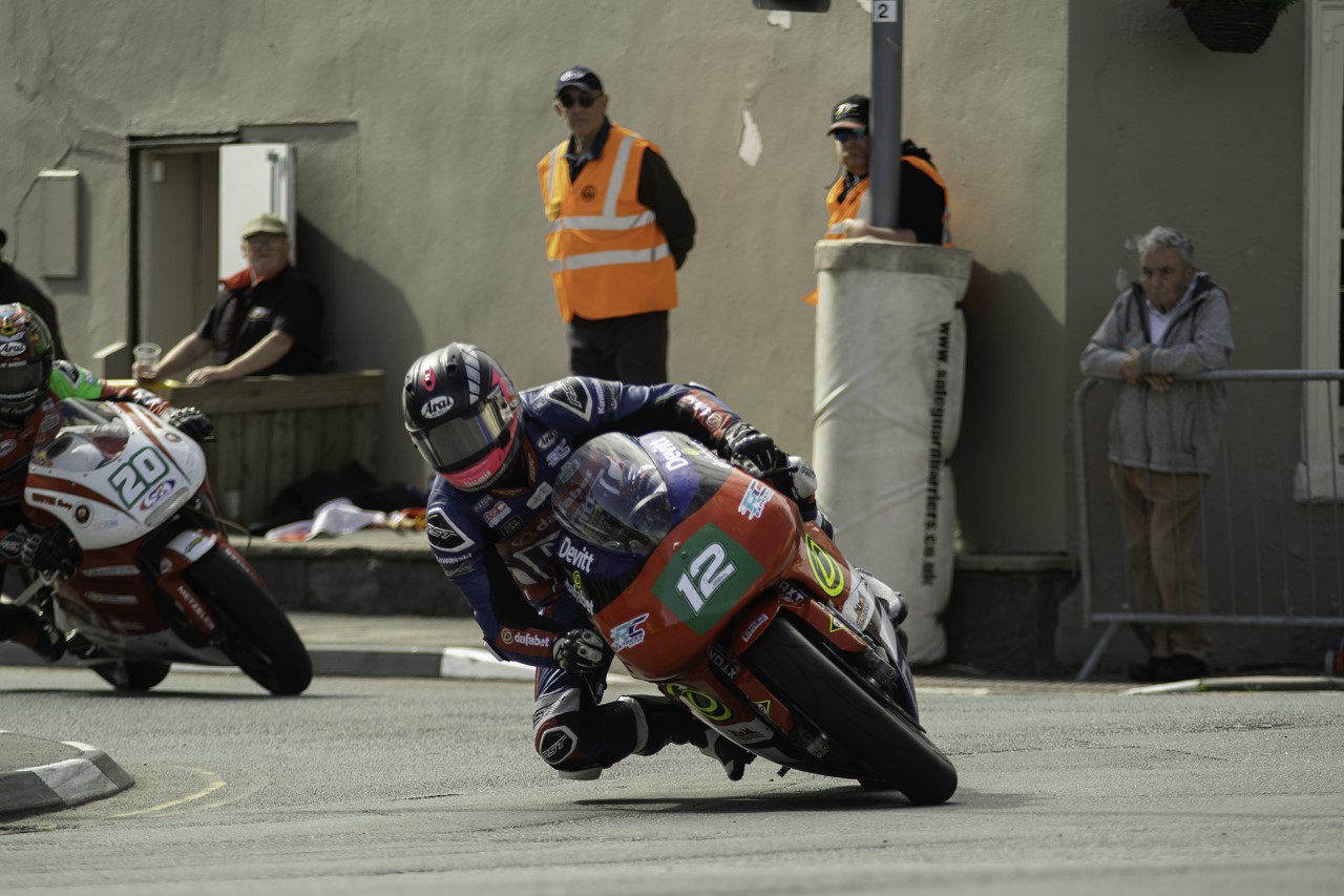 TT 2019: KTS Racing’s Coward Dominates Opening Lightweight Practice ...