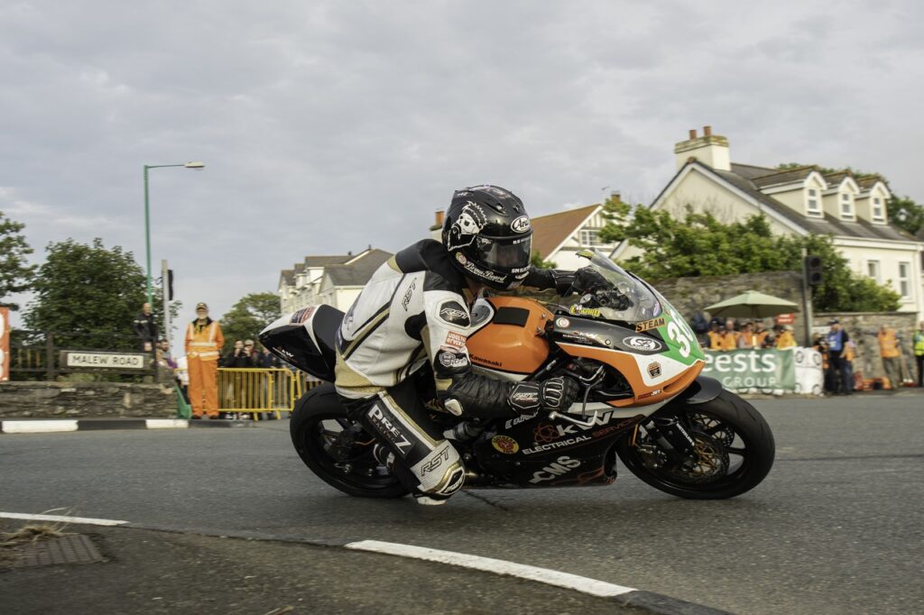 Southern 100: Coward Seals Super Twins Pole, Leads KTS Racing ...