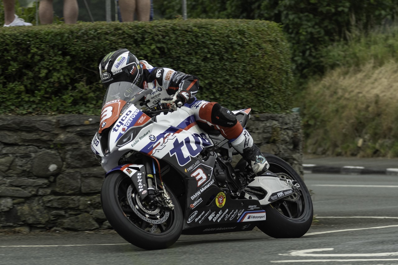 Southern 100: Dunlop Leads Chase To Senior Pole Sitter Harrison