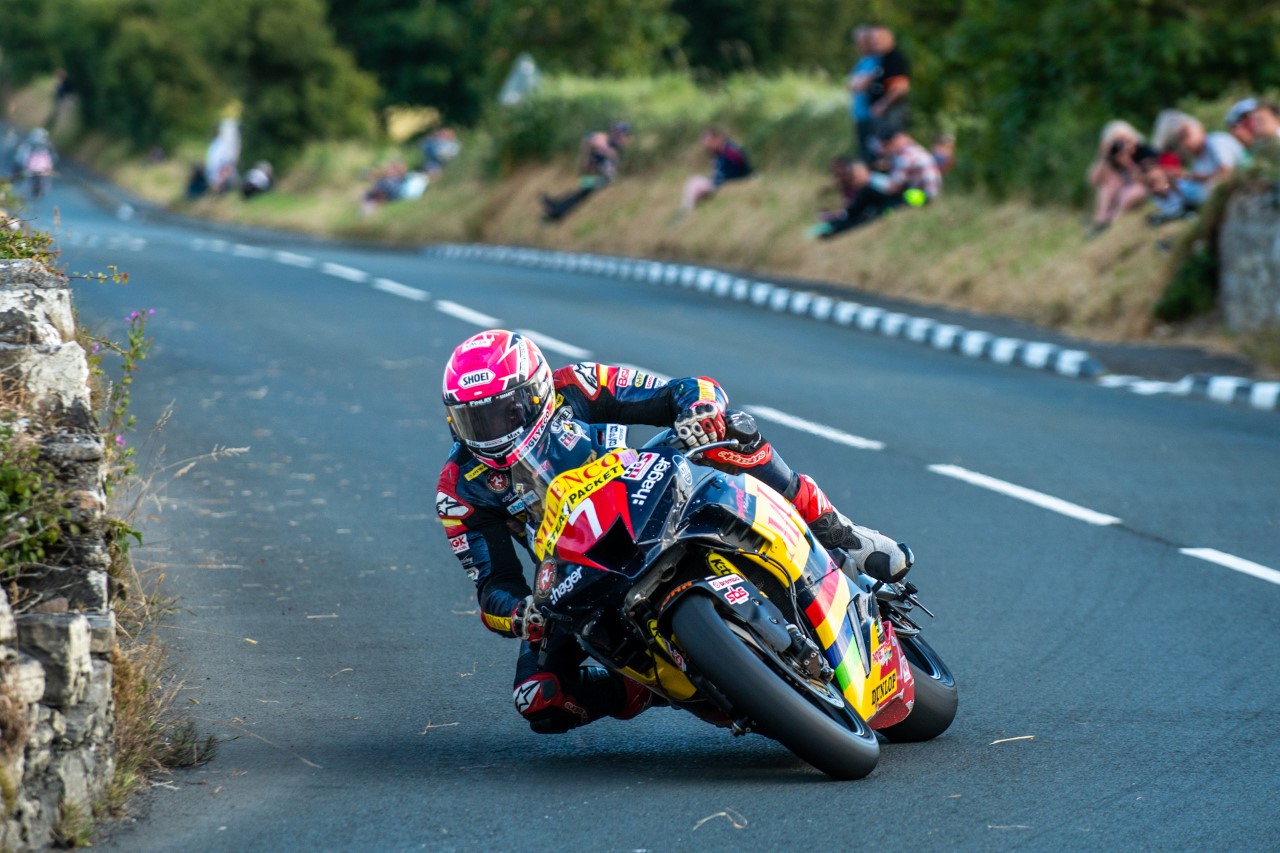 Southern 100: Todd Emerges Victorious From Superbike Barnstormer