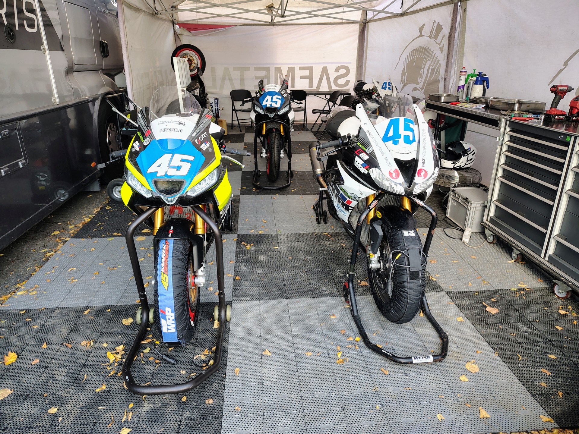 Dymokury 2025: Cerveny Tops Historic Supersport Race