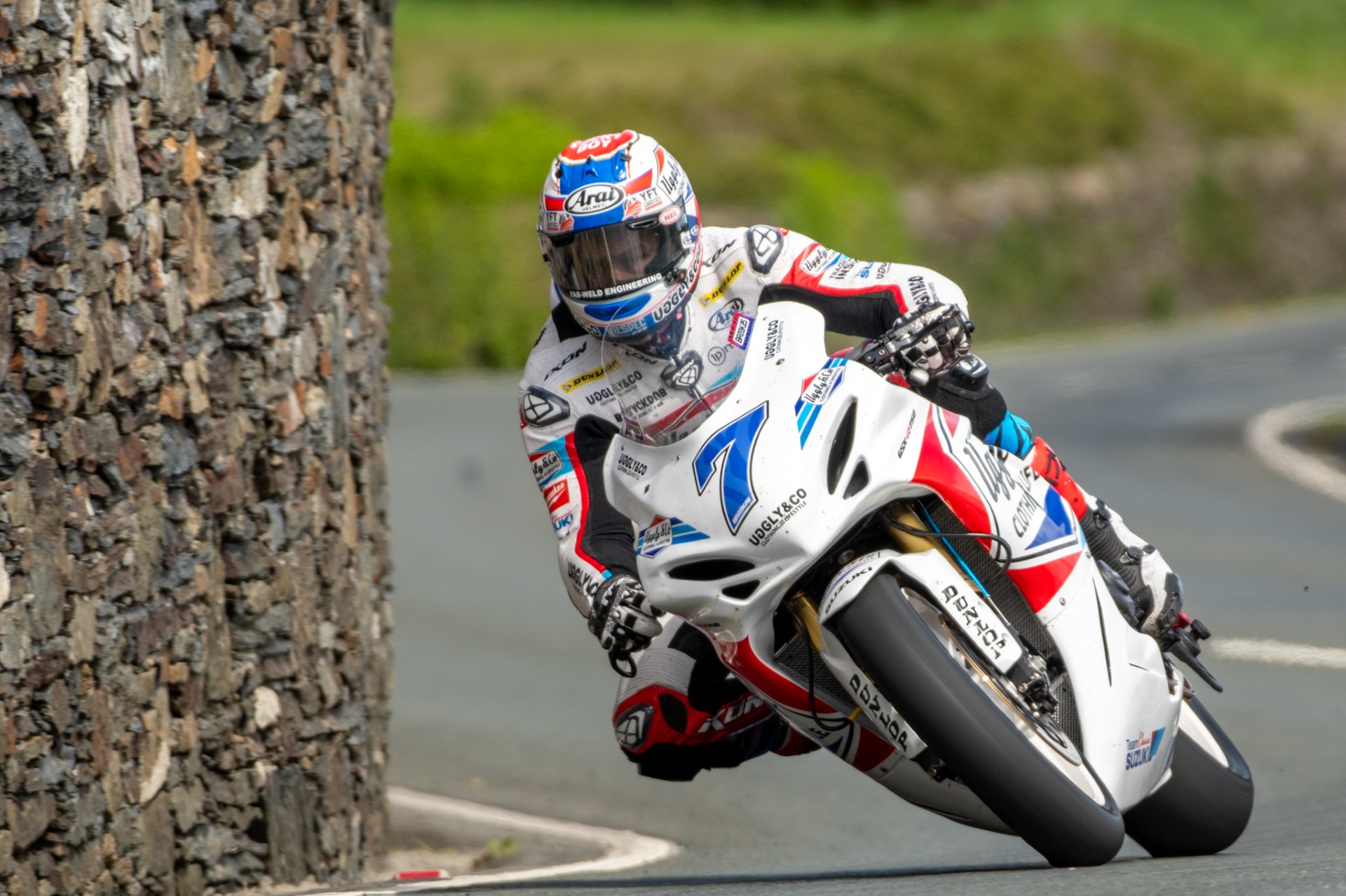 TT 2026: Supersport Race 1 Live Updates